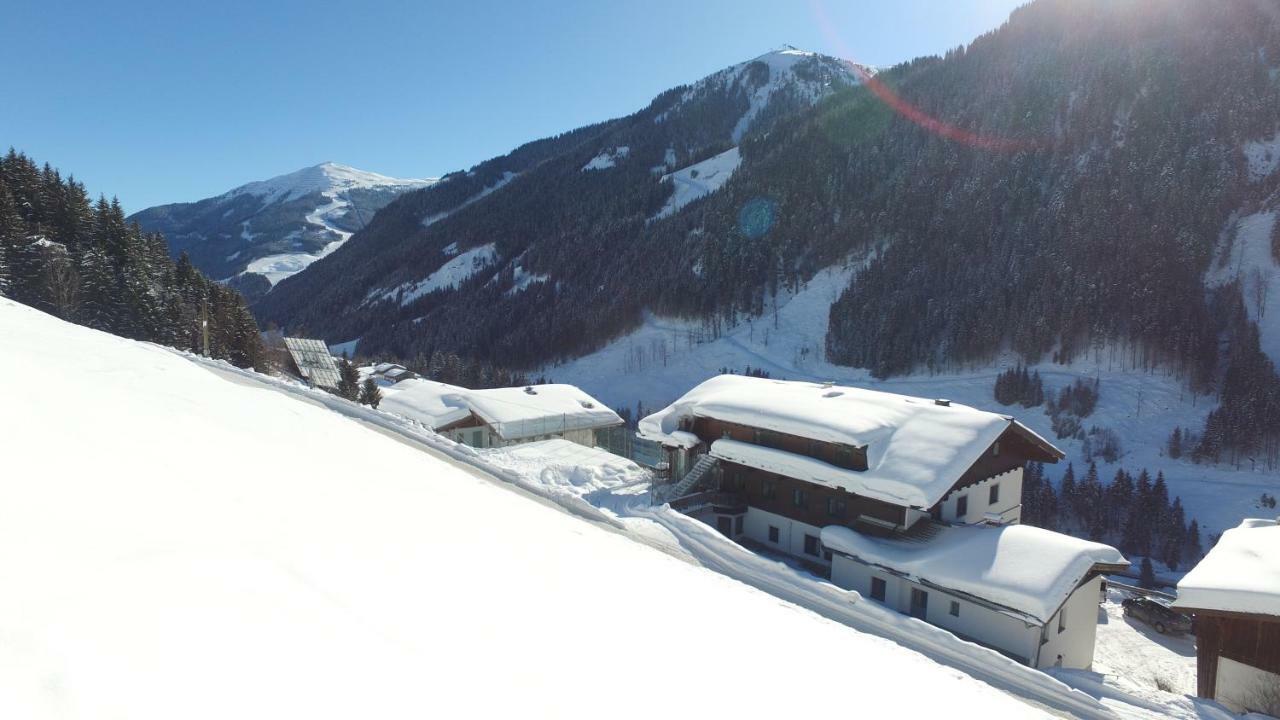 Ski In-Ski Out - Gaestehaeuser Saalbach-Hinterglemm - Wallegghof Christianhof Exterior foto